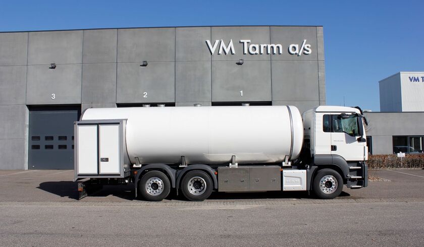 royal_unibrew_as_-_14-000_liter_oeltank-paabygning_1503.jpg